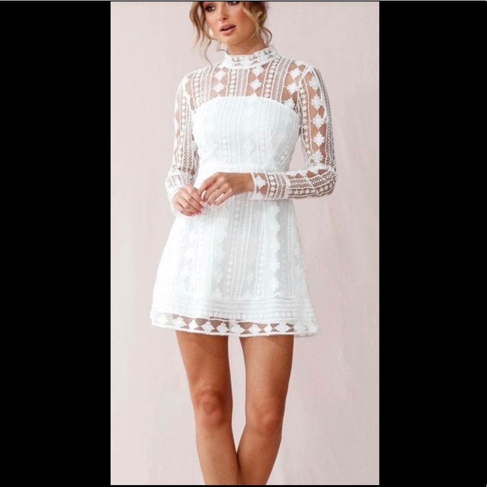 Selfie Leslie white lace dress